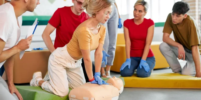 Why First Aid Courses Are Valuable for Both Personal and Professional Growth